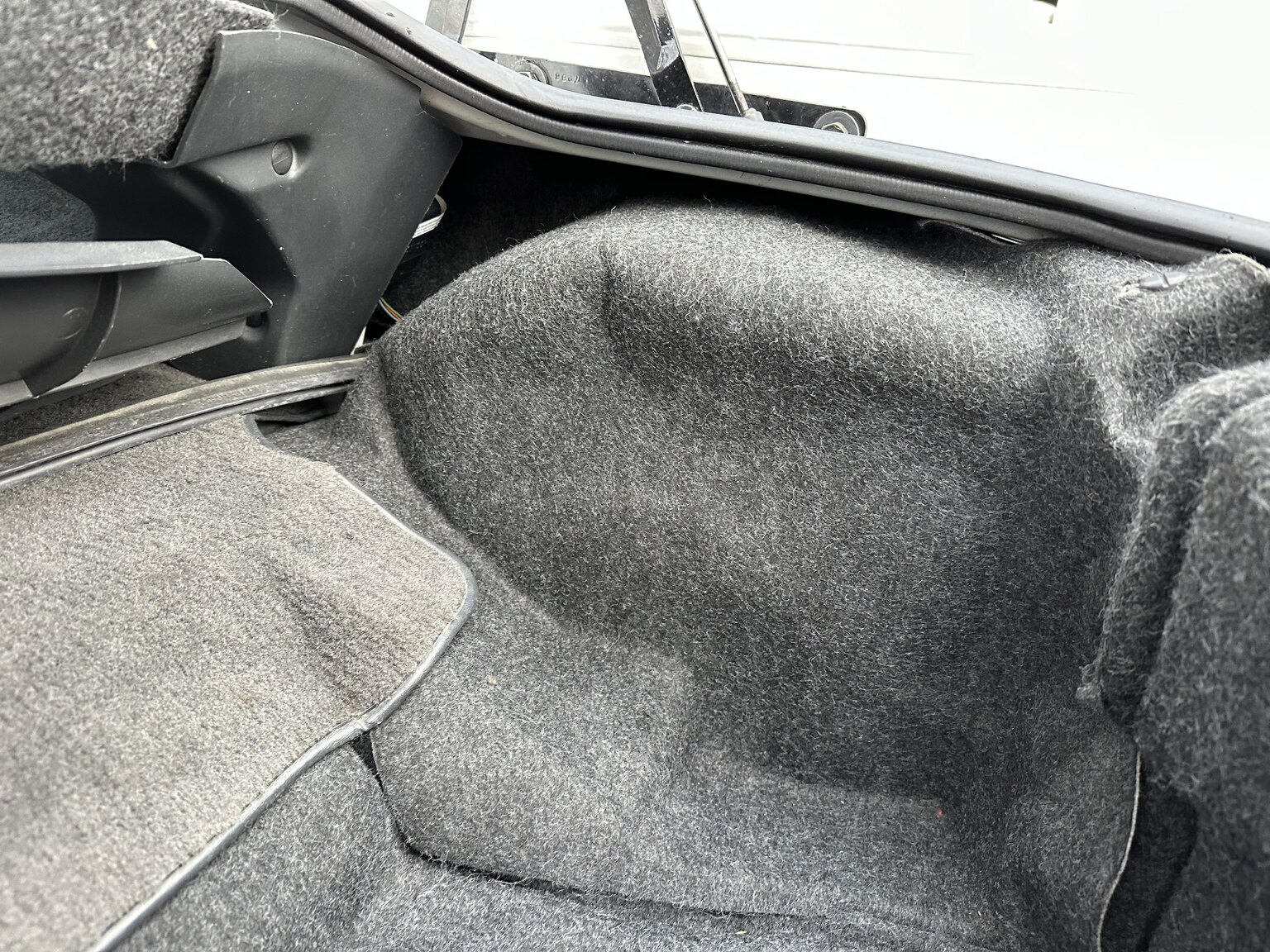 Innenraumfoto von 1997 Chevrolet Camaro Z28 30th Anniversary (56)