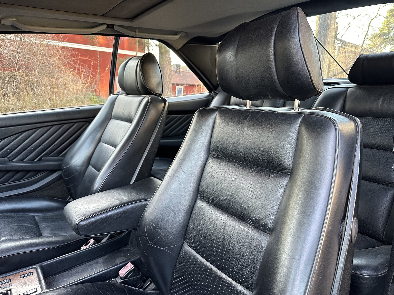 Interiörbild 1988 Mercedes 560 SEC
