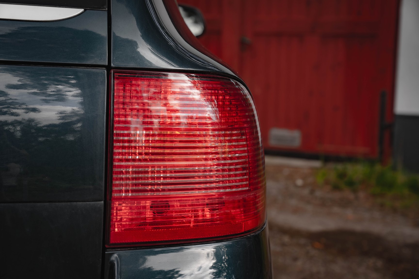 Exterior image of 2005 Porsche Cayenne Turbo WLS