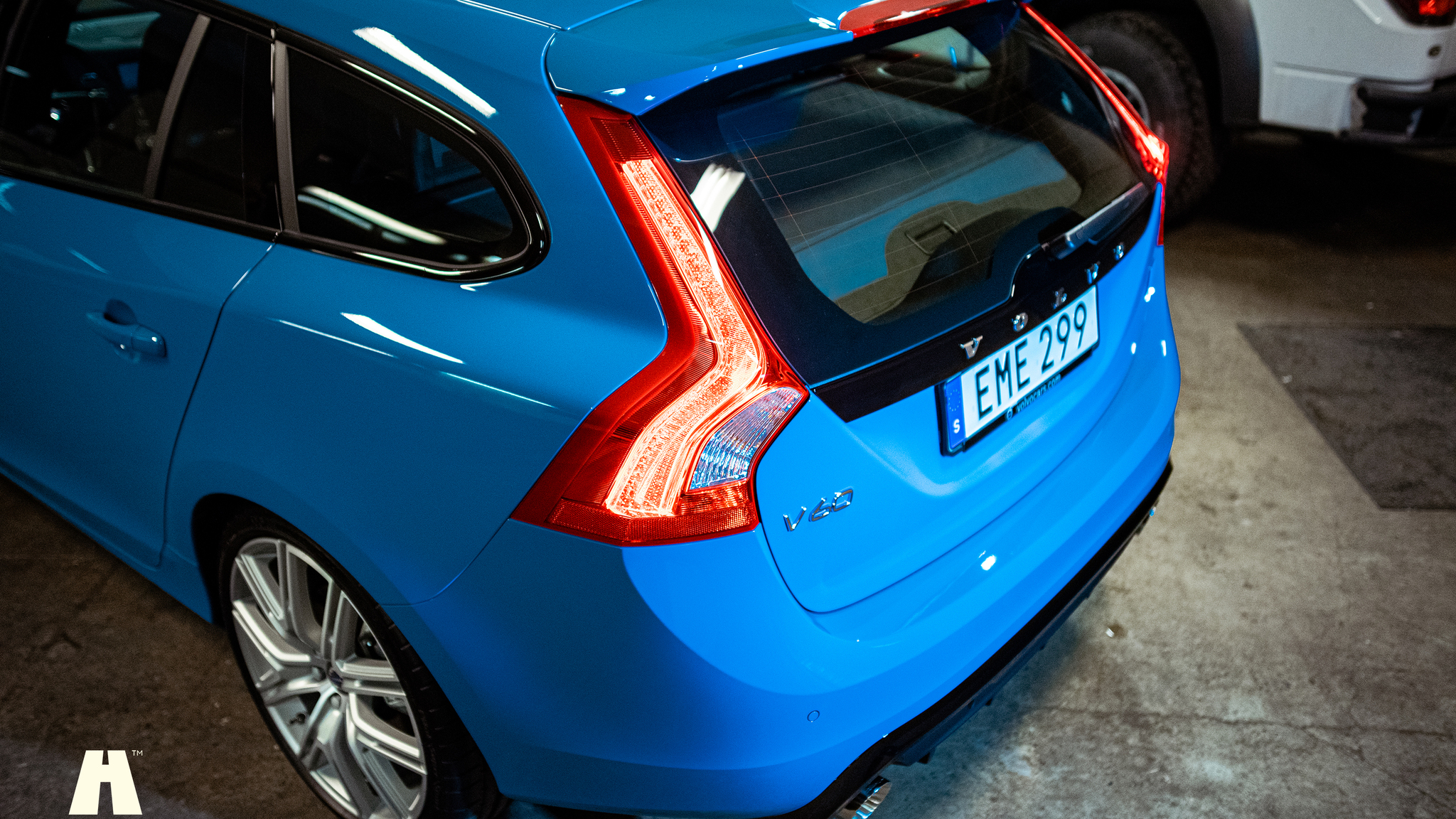 Exterior image of 2017 Volvo V60 Polestar T6