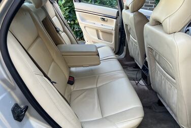 Interior image of 1999 Volvo S80