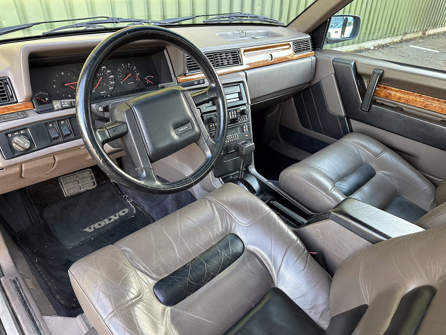 Innenraumfoto von 1987 Volvo 780 Bertone