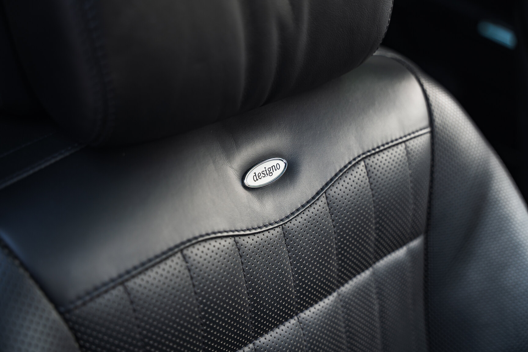 Interior image of 2011 Mercedes-Benz S600