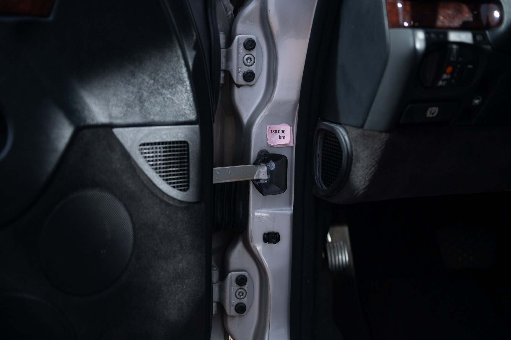 Interior image of 1992 Mercedes-Benz 500 SE