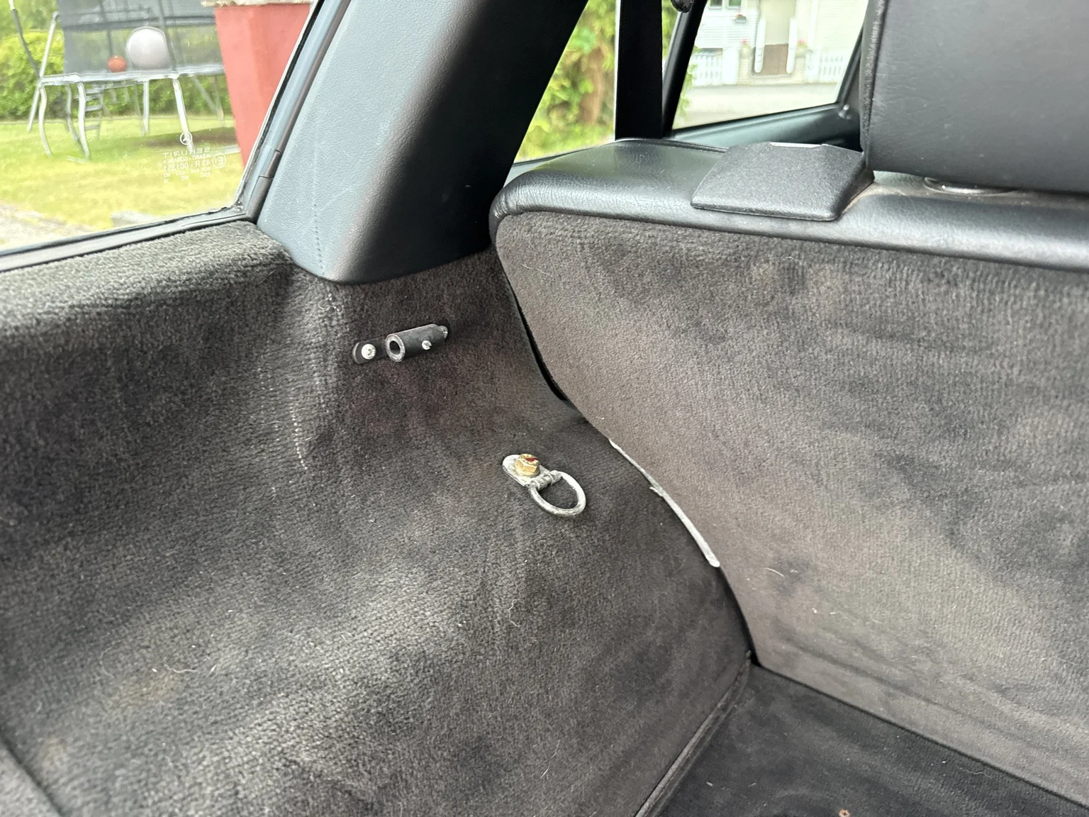 Interior image of 1994 Mercedes-Benz E 320 T (92)