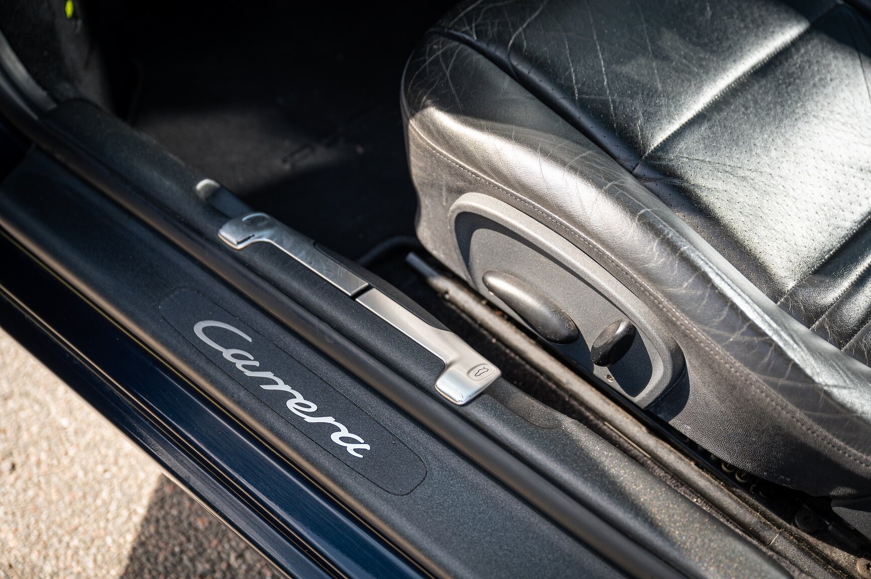 Interior image of 1999 Porsche 911 Carrera