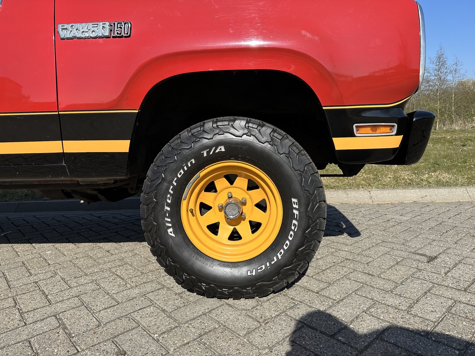 Exterior image of 1979 Dodge Power Wagon Macho