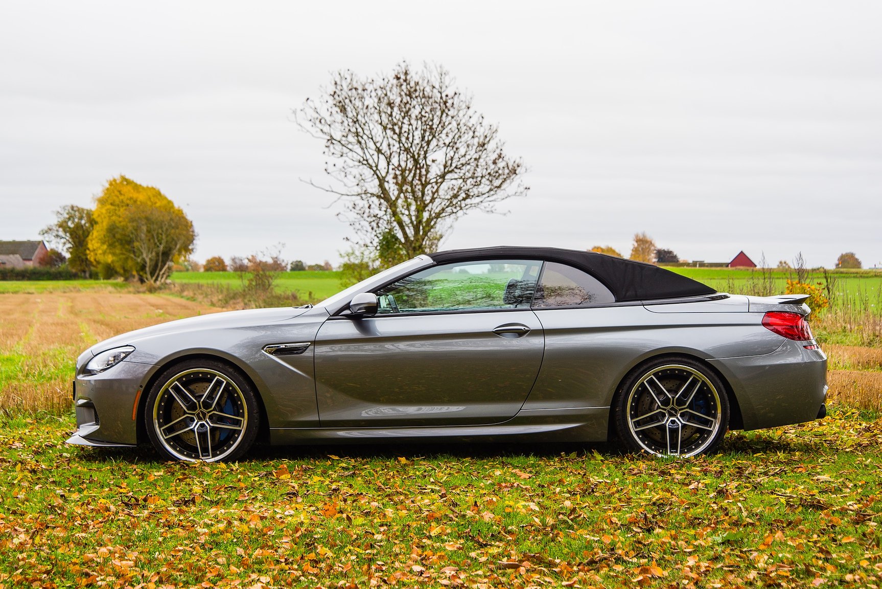 Exterior image of 2014 BMW M6C