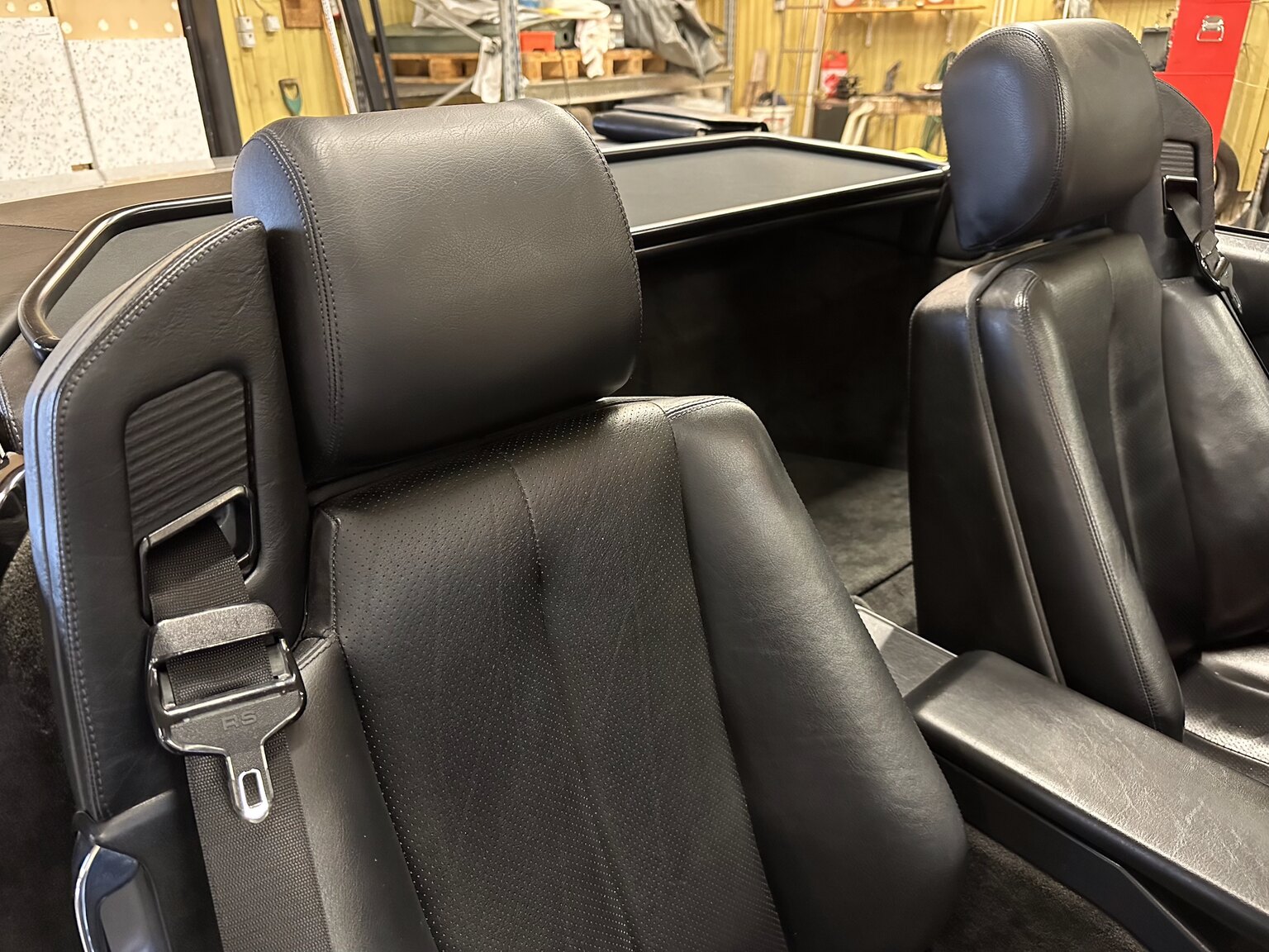 Innenraumfoto von 1993 Mercedes-Benz SL 320 (28)