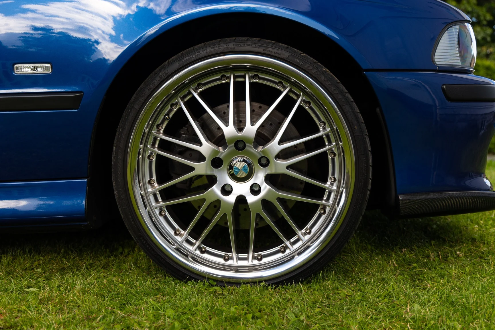 Exteriörbild på 2002 BMW M5 E39 (15)
