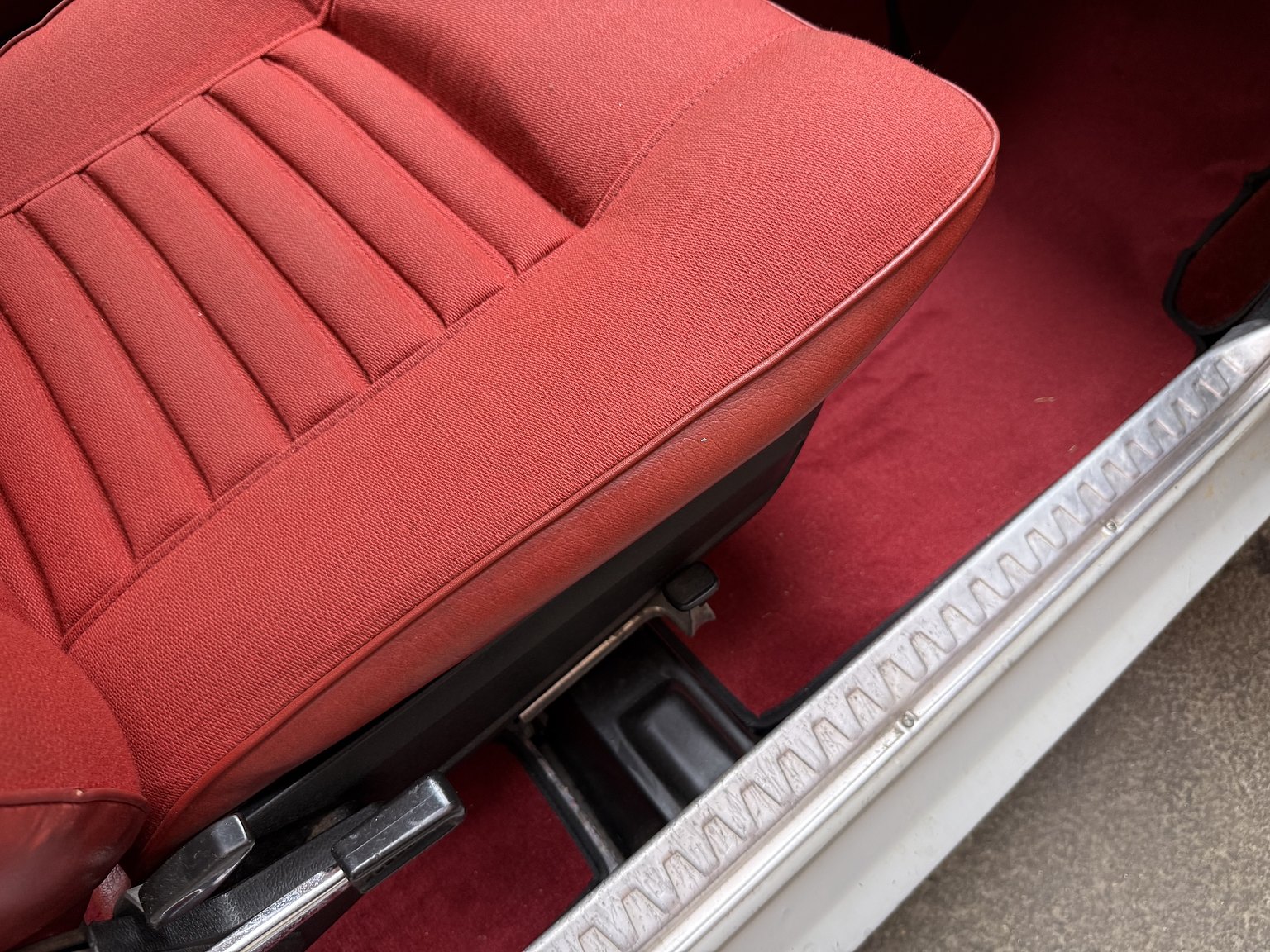 Interior image of 1970 Volvo 142 Automatic