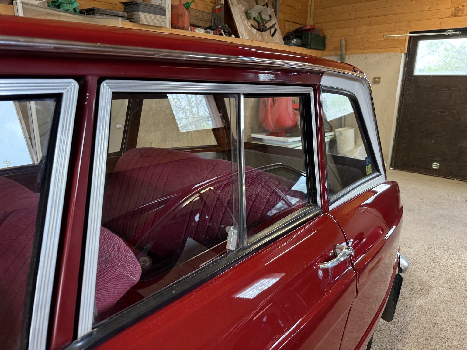Exterior image of 1967 Citroën Ami 6 Weekend