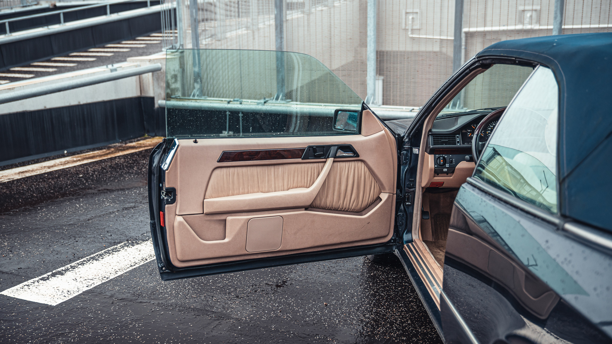 Interiörbild 1995 Mercedes Benz E320 Cabriolet (1)