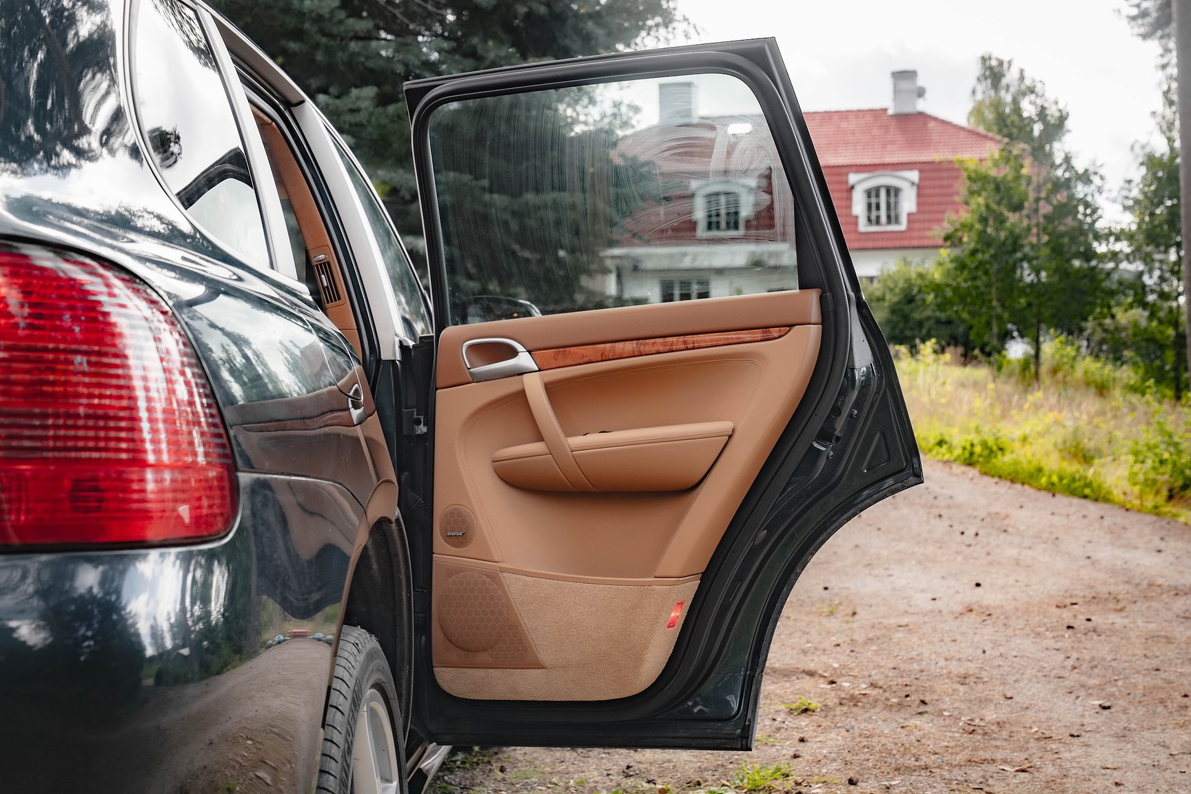 Interior image of 2005 Porsche Cayenne Turbo WLS