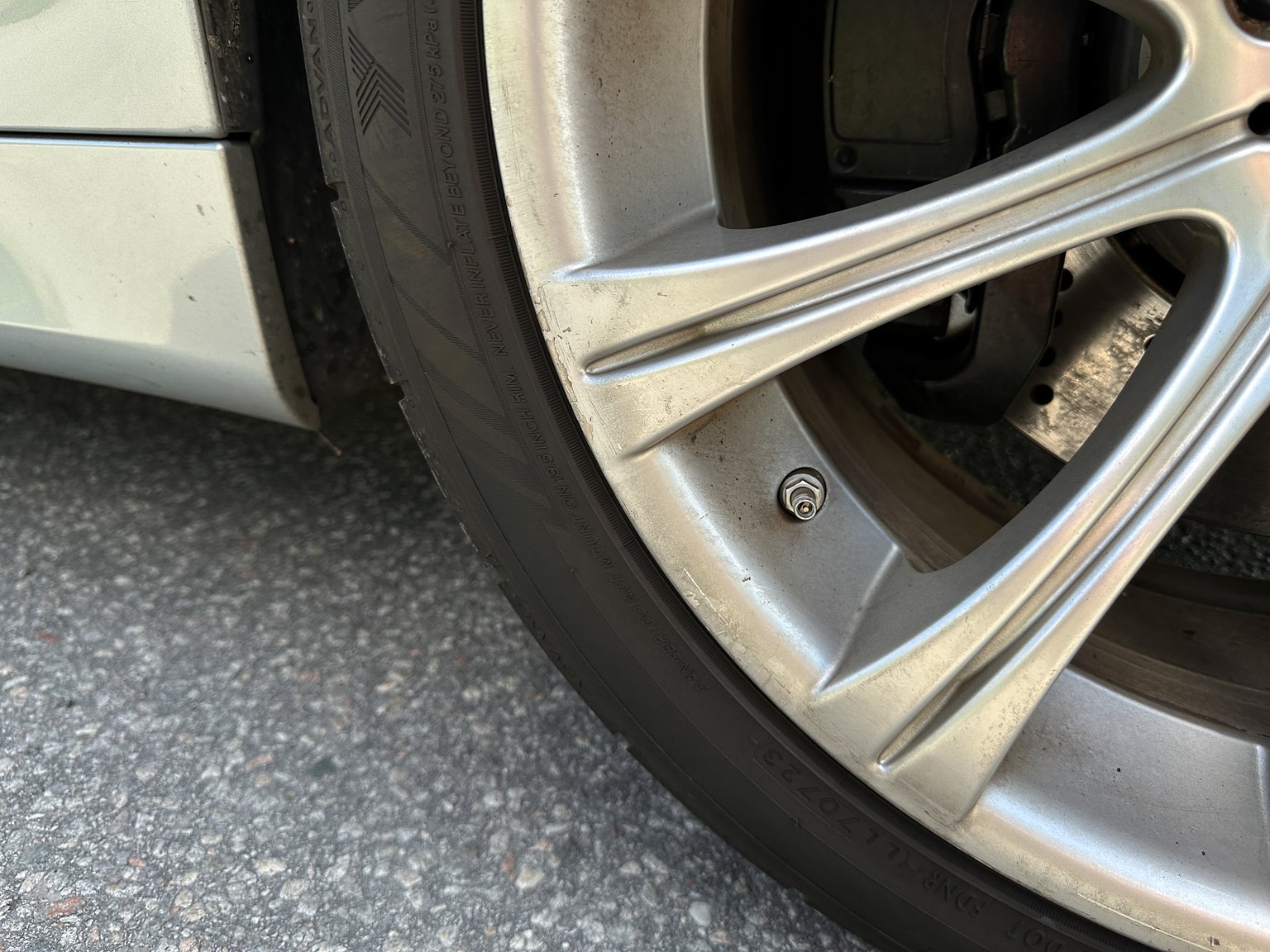 Exterior image of 2006 BMW E60 M5