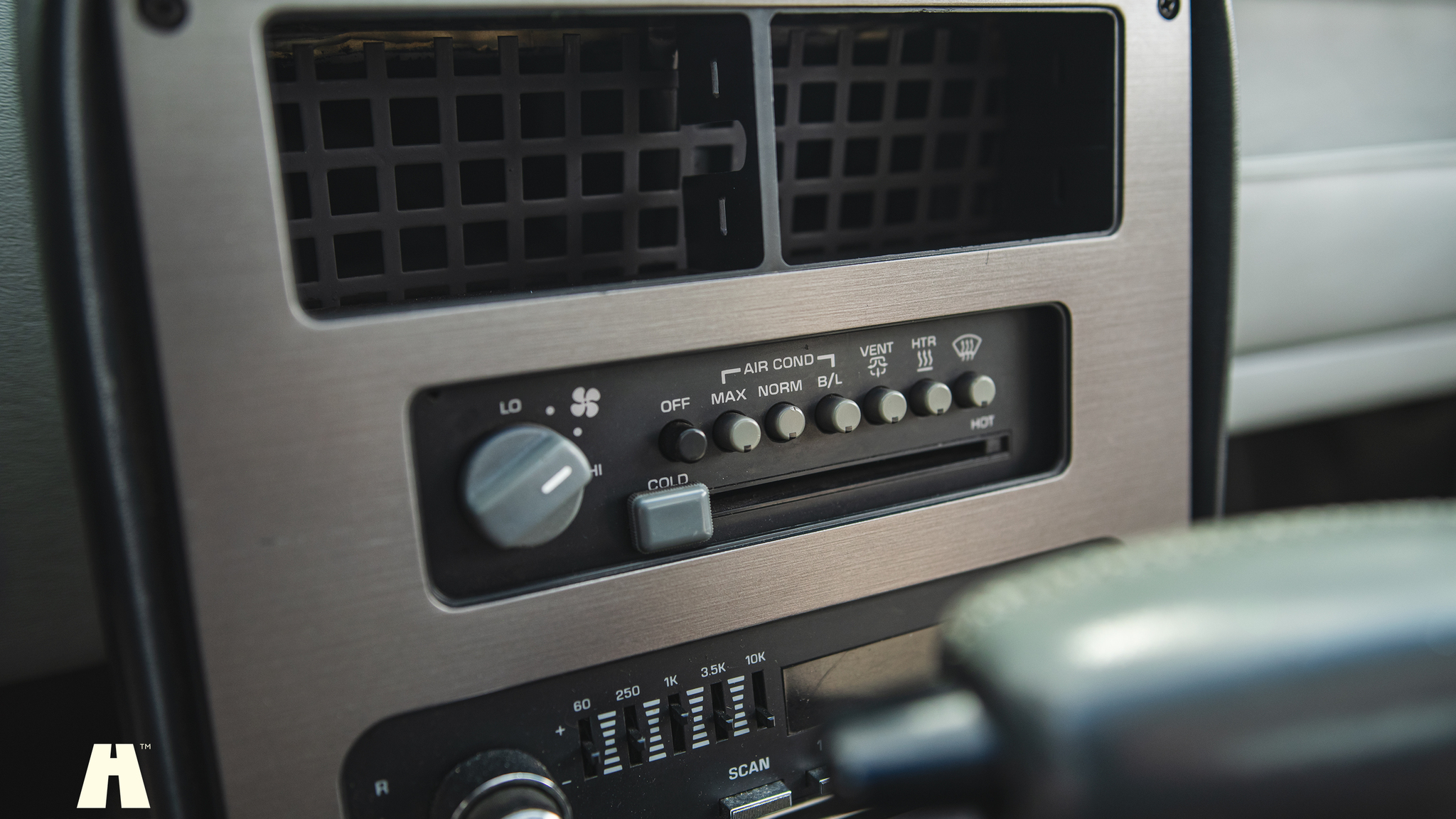 Innenraumfoto von 1985 Pontiac Fiero GT (34)