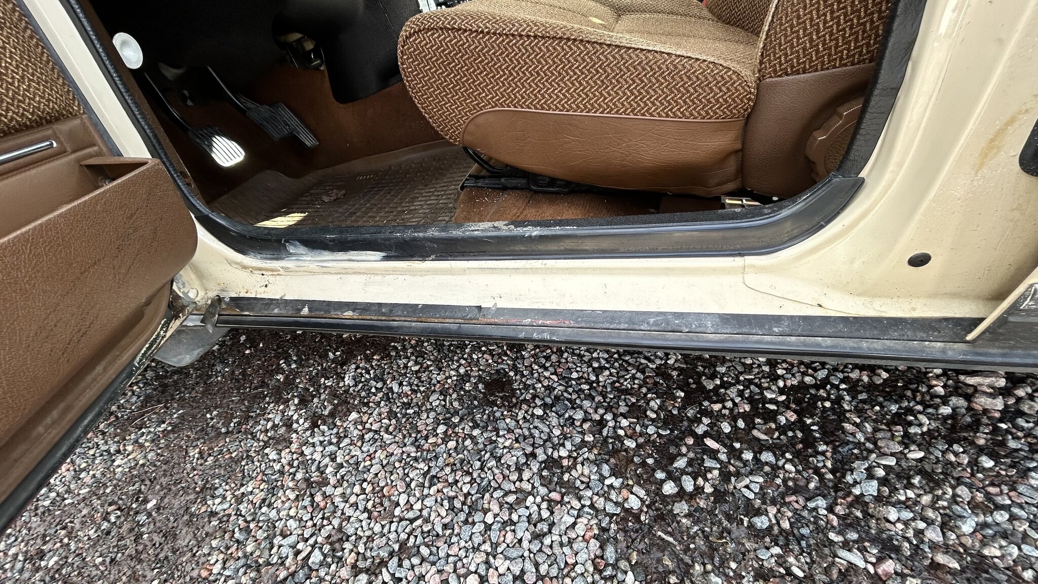 Interior image of 1987 Volvo 244