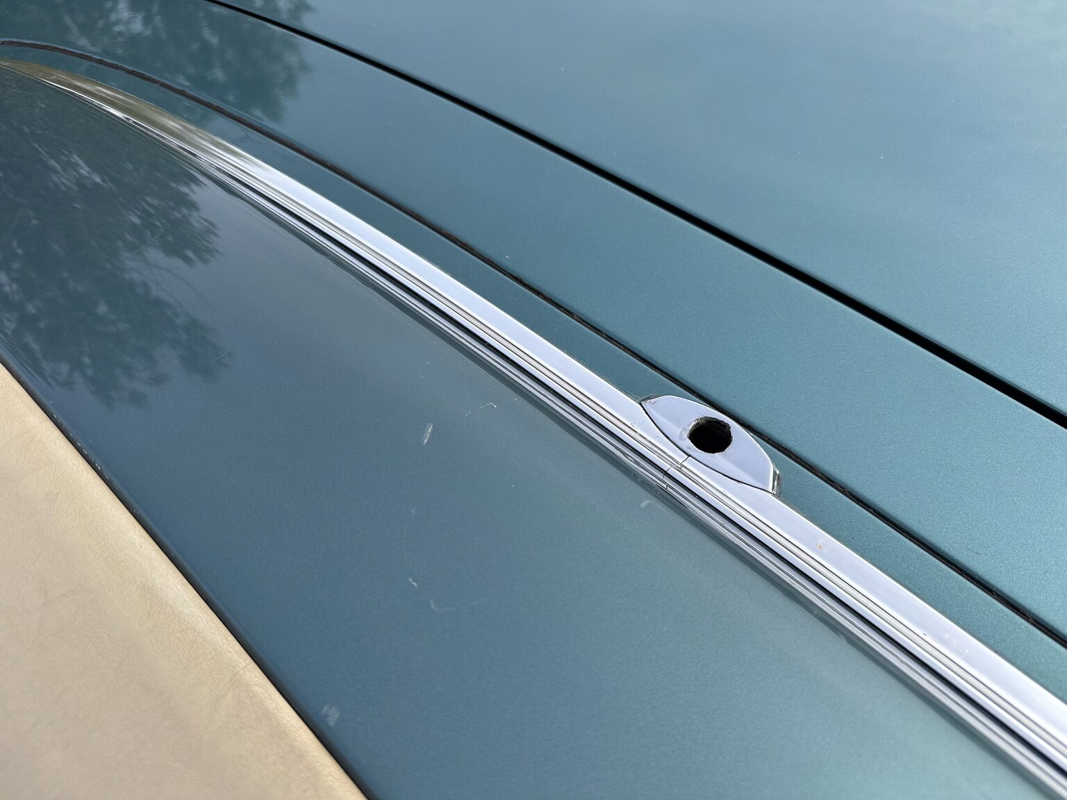 Exteriörbild på 1985 Mercedes-Benz 380 SL