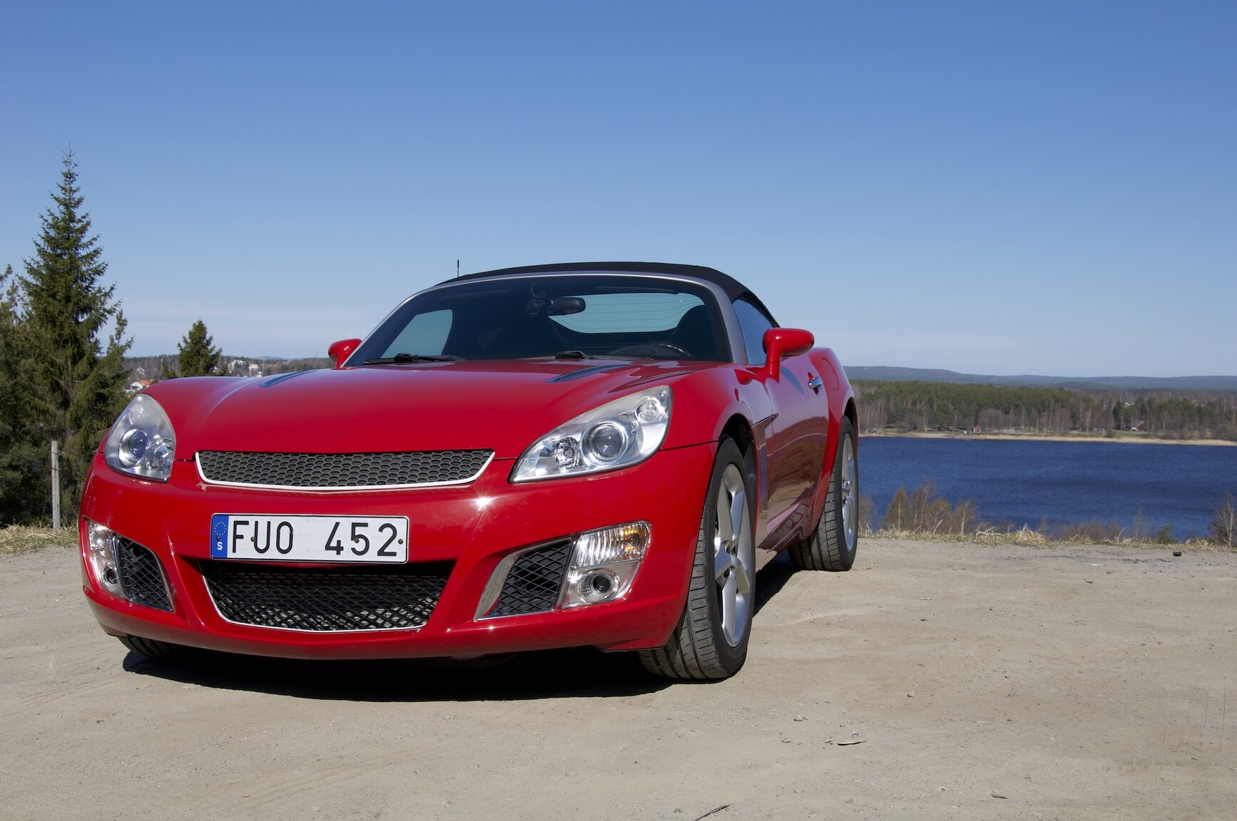 Exterior image of 2007 Opel GT 2.0 Turbo