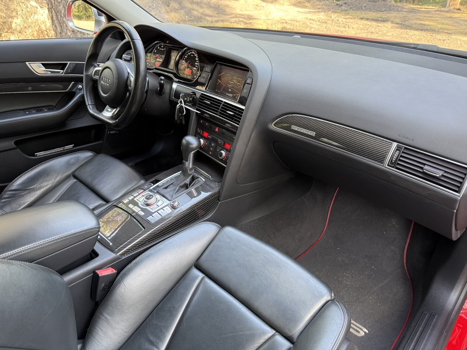 Innenraumfoto von 2010 Audi RS6 Avant V10 Quattro