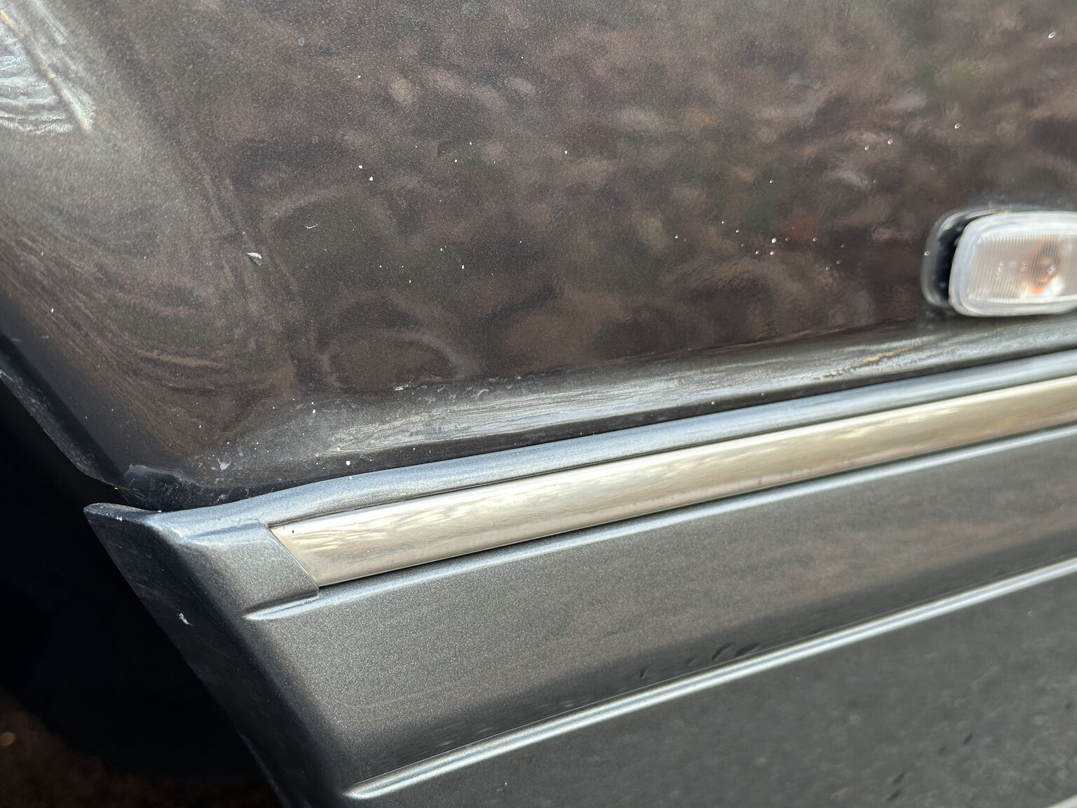 Exteriörbild på 1988 Mercedes 560 SEC