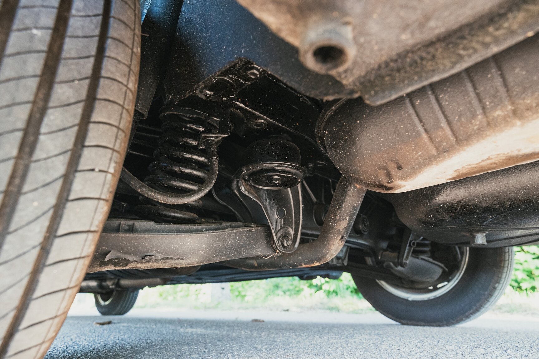 Image of 1987 Mercedes-Benz 230E mechanics