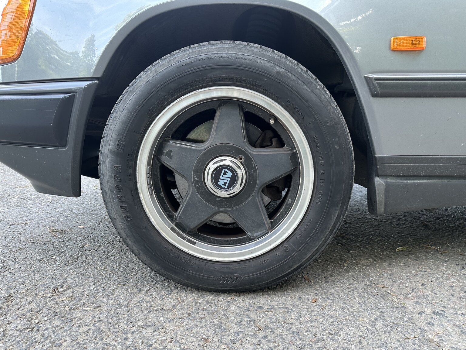 Aussenfoto 1989 Mercedes-Benz 230E