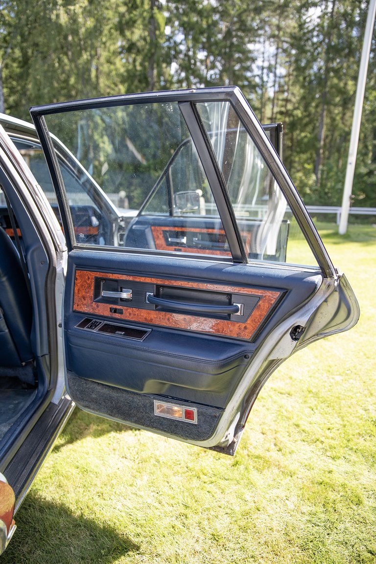 Innenraumfoto von 1985 Lincoln Continental 5.0 V8 EFI