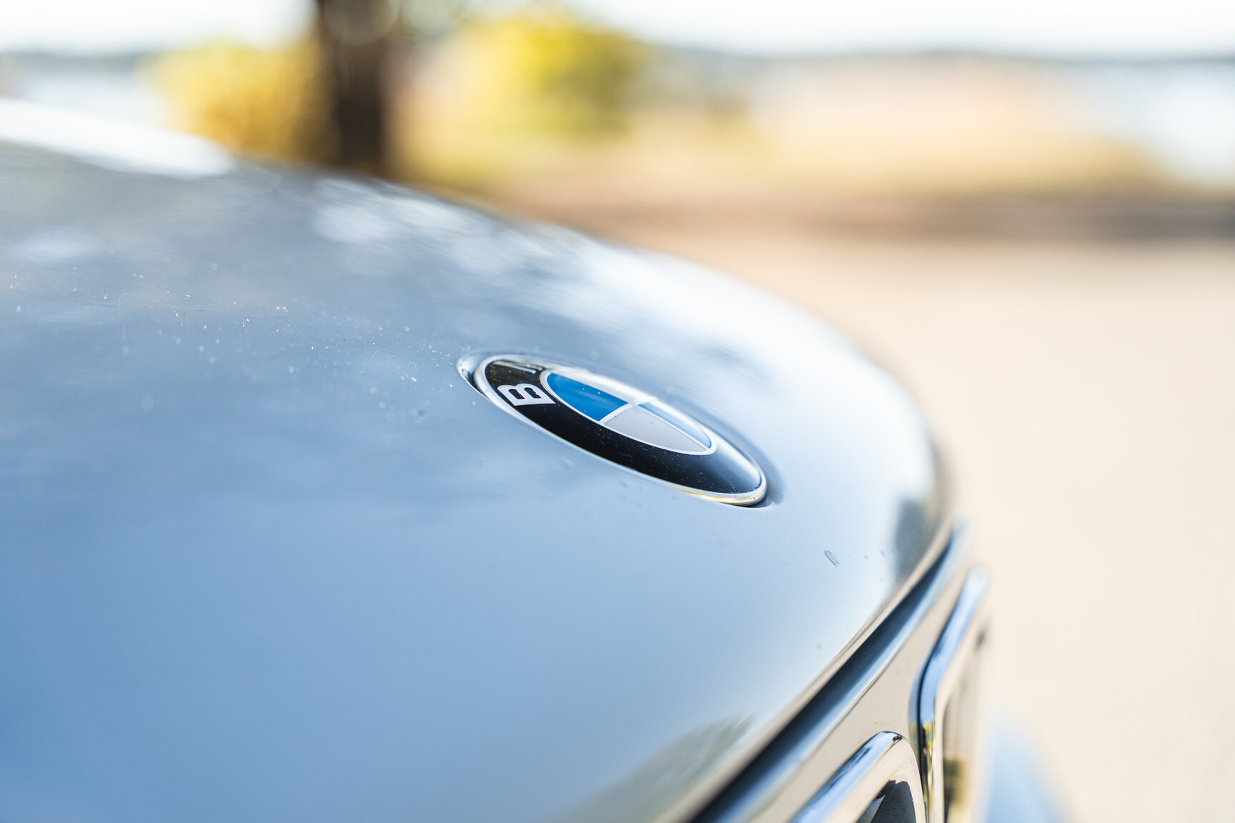 Exterior image of 1994 BMW 520i E34