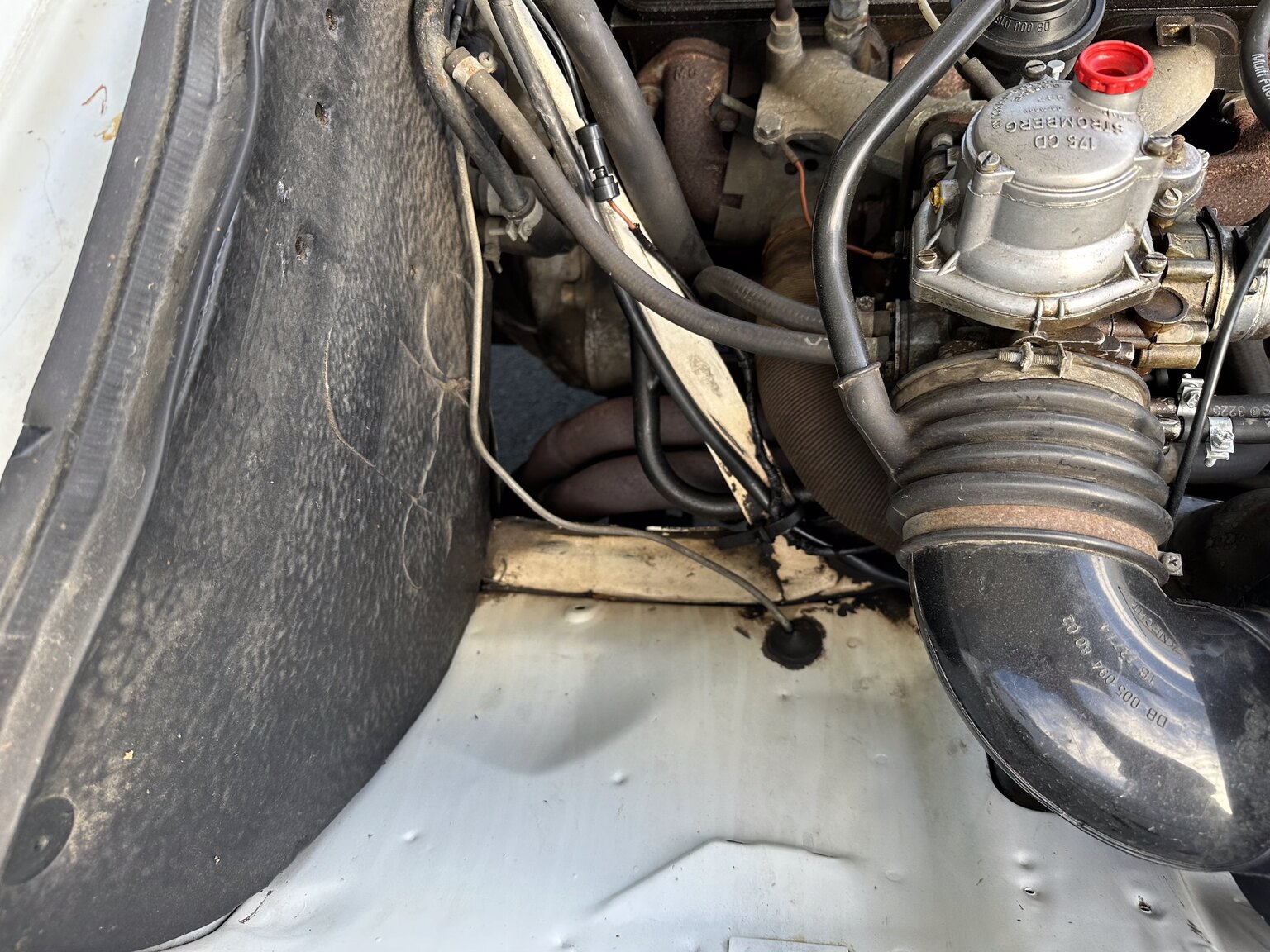 1975 Mercedes Benz 200, Mekanik