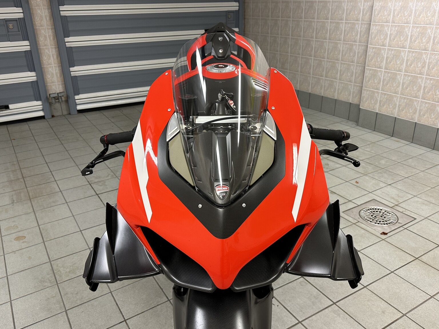 Aussenfoto 2021 Ducati Superleggera V4 23/500