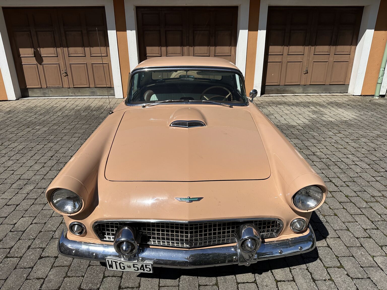 Exteriörbild på 1956 Ford Thunderbird Convertible