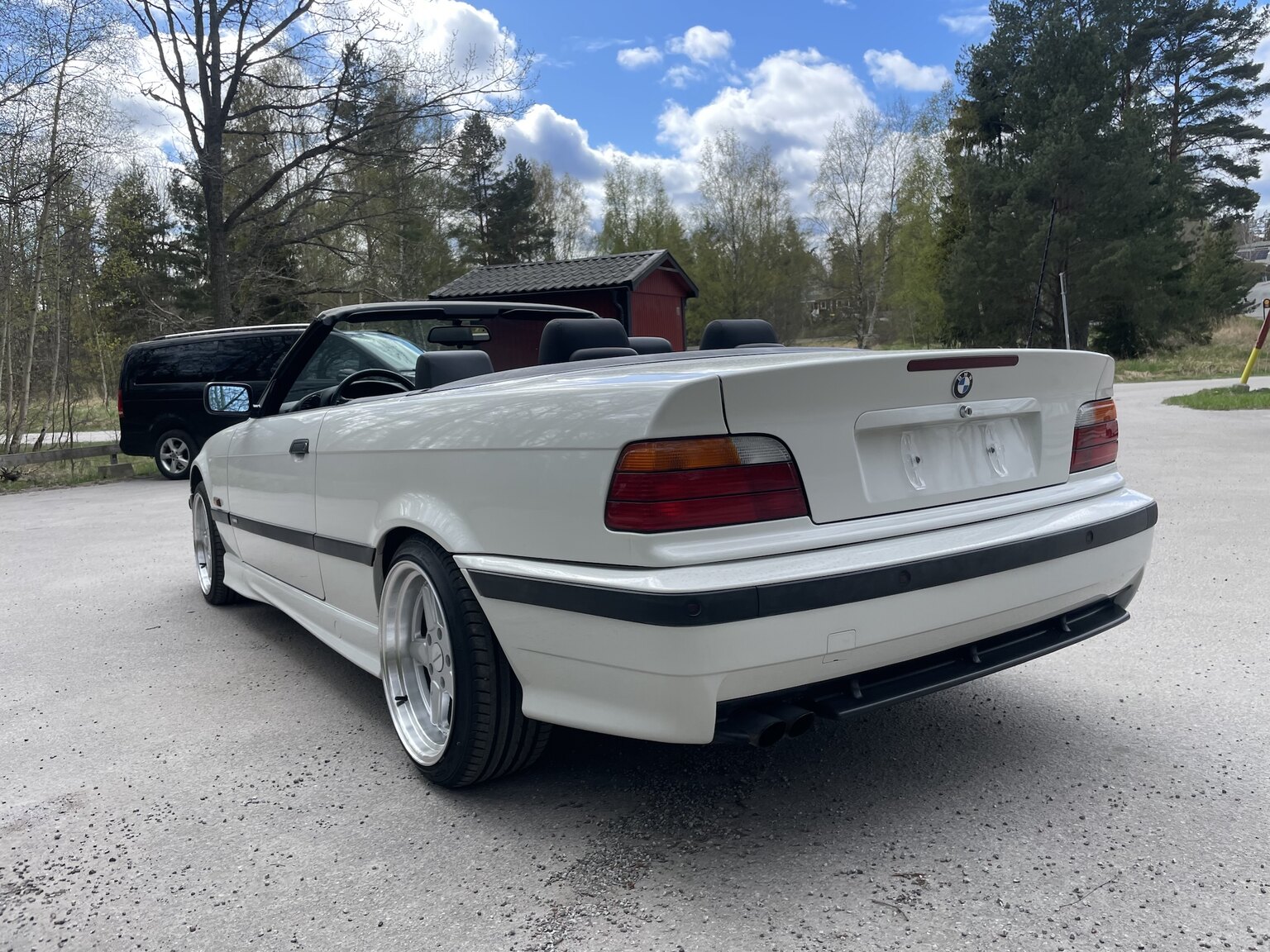 Exterior image of 1995 BMW 328 iA Convertible