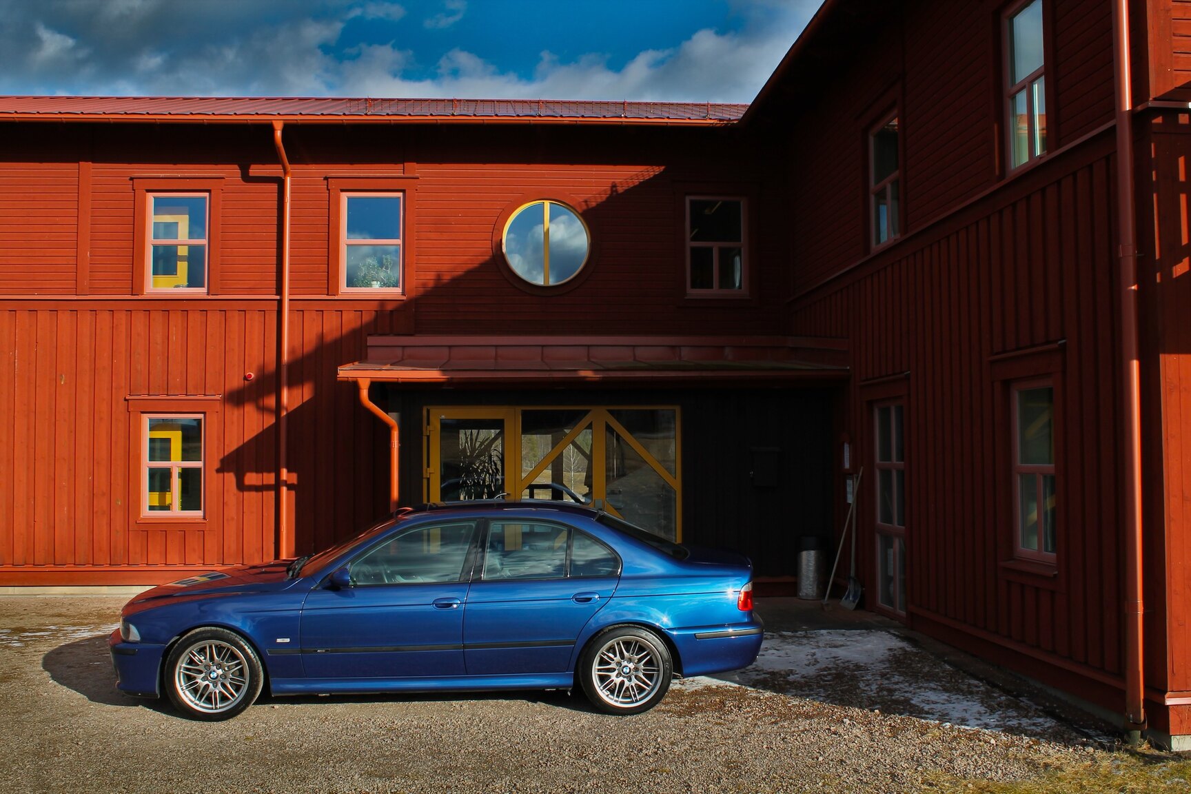 Exteriörbild på 2003 BMW M5