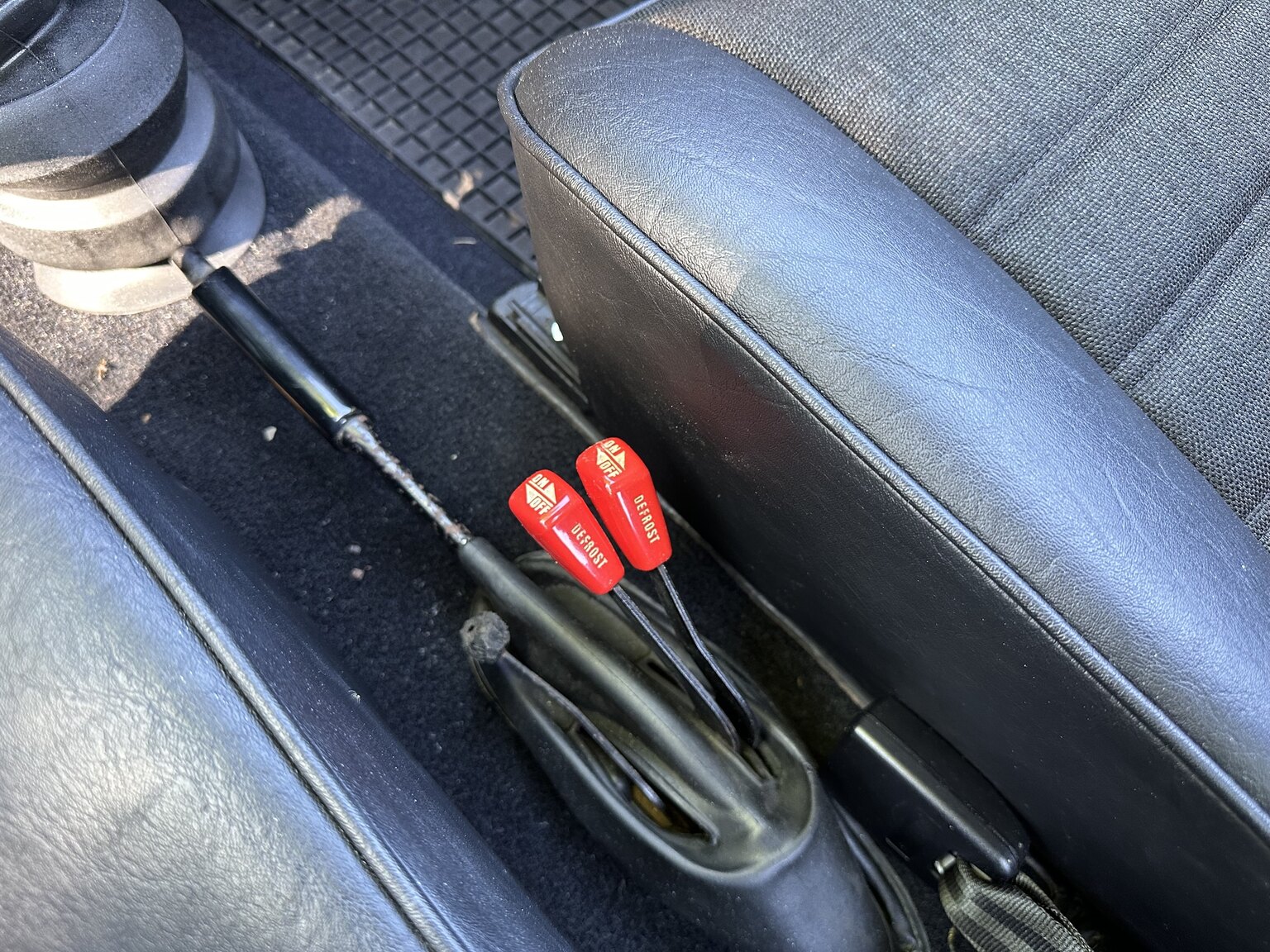 Interior image of 1975 Porsche 911
