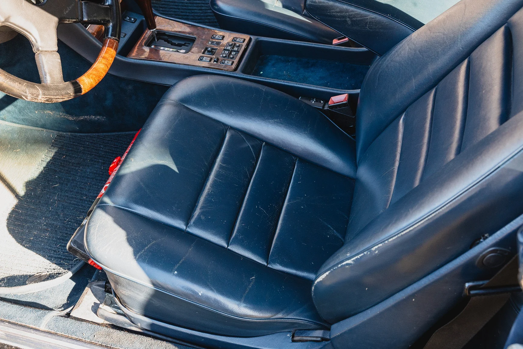 Interior image of 1986 Mercedes-Benz 560 SEC  (3)