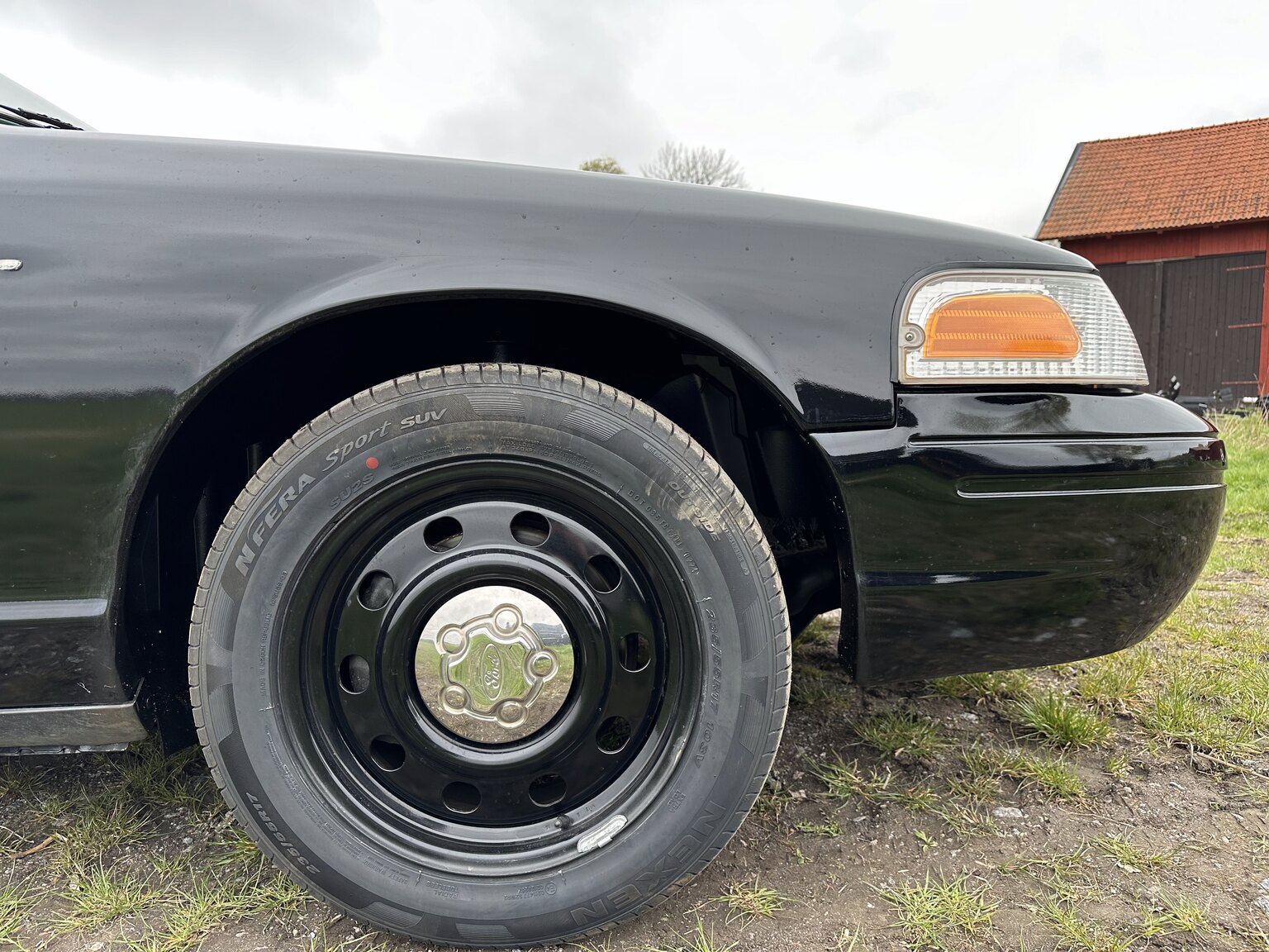 Exteriörbild på 2011 Ford Crown Victoria Police Interceptor