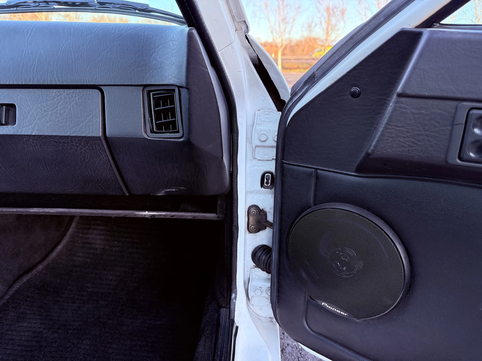 Interiörbild 1984 PORSCHE 944 Targa (38)