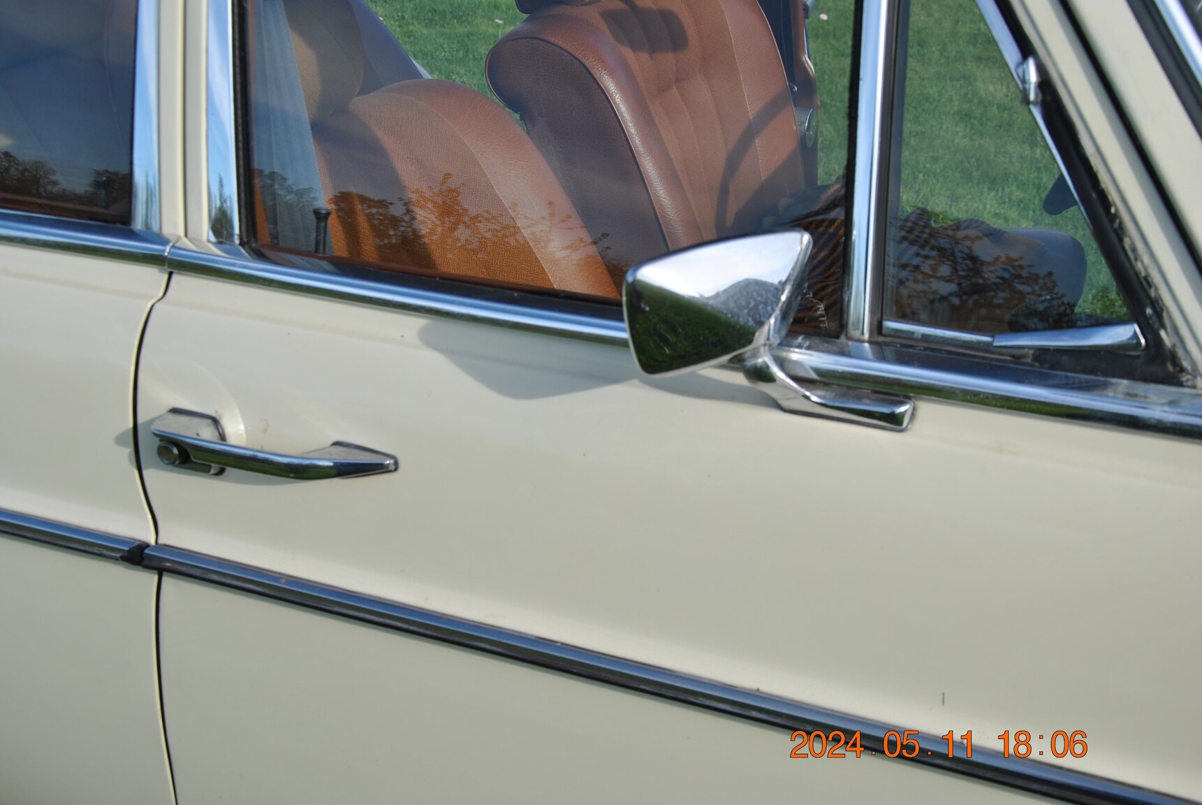 Exteriörbild på 1971 Mercedes-Benz 220D