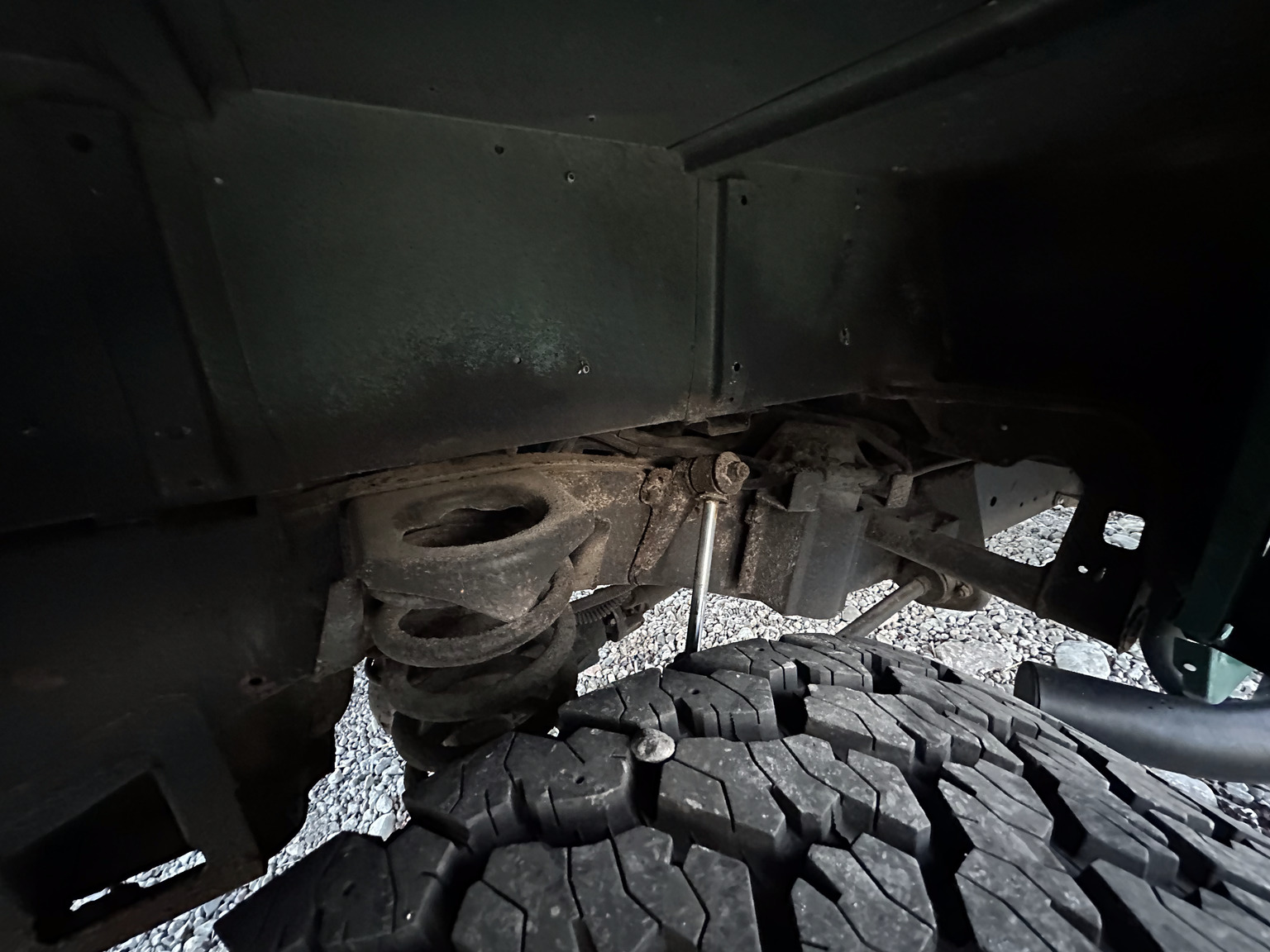 Image of 2003 Land Rover Defender TD5 90 Pickup (35) mechanics