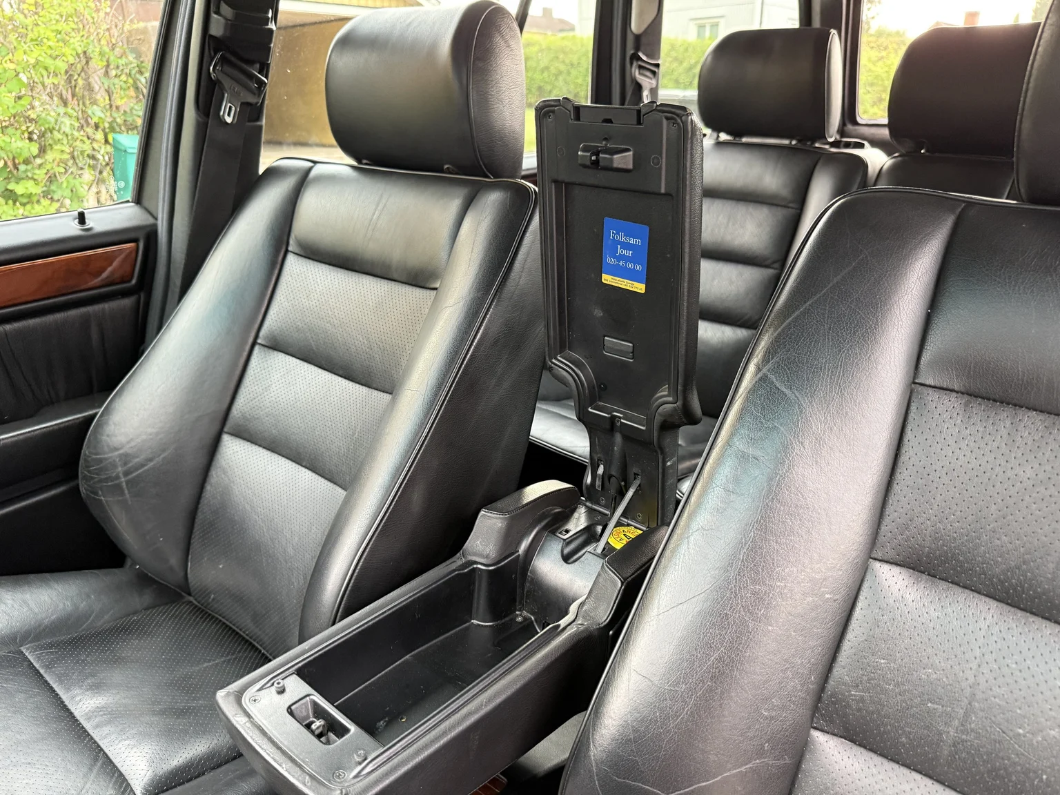Interior image of 1994 Mercedes-Benz E 320 T (25)