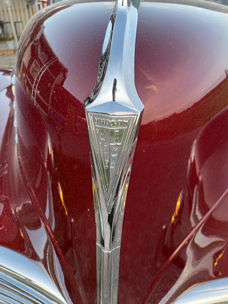 Exterior image of 1940 Hudson Modell 40 Traveller Brougham 