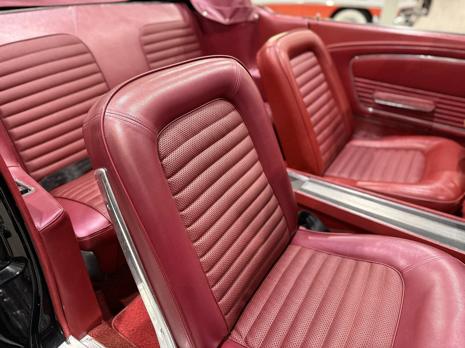Interior image of 1966 Ford Mustang Convertible (30)