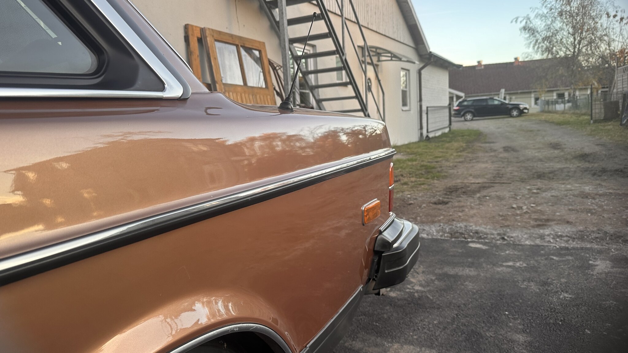 Exteriörbild på 1981 Volvo 244 GLE D6