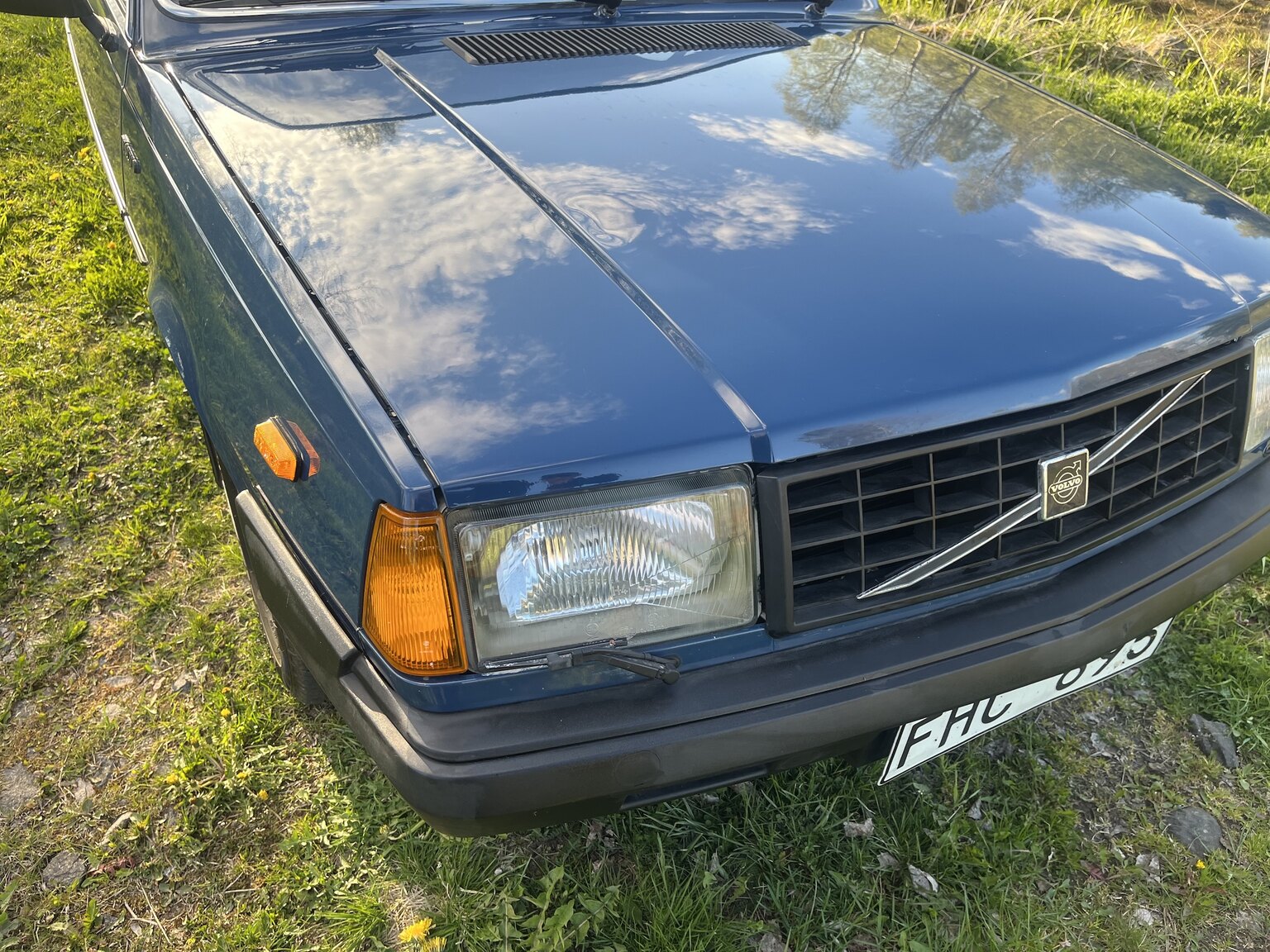 Exterior image of 1983 Volvo 340 (19)