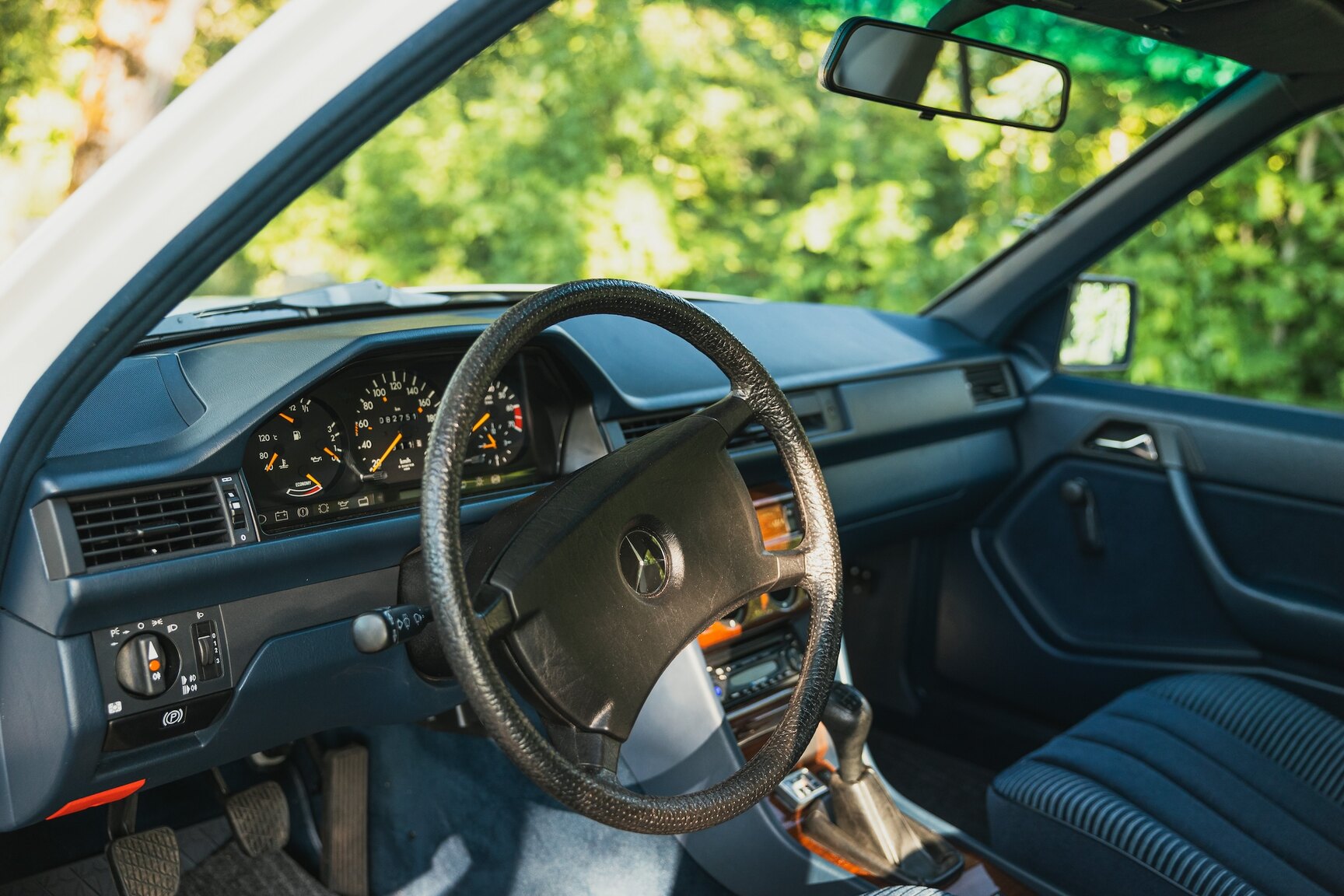 Interiörbild 1987 Mercedes-Benz 230E