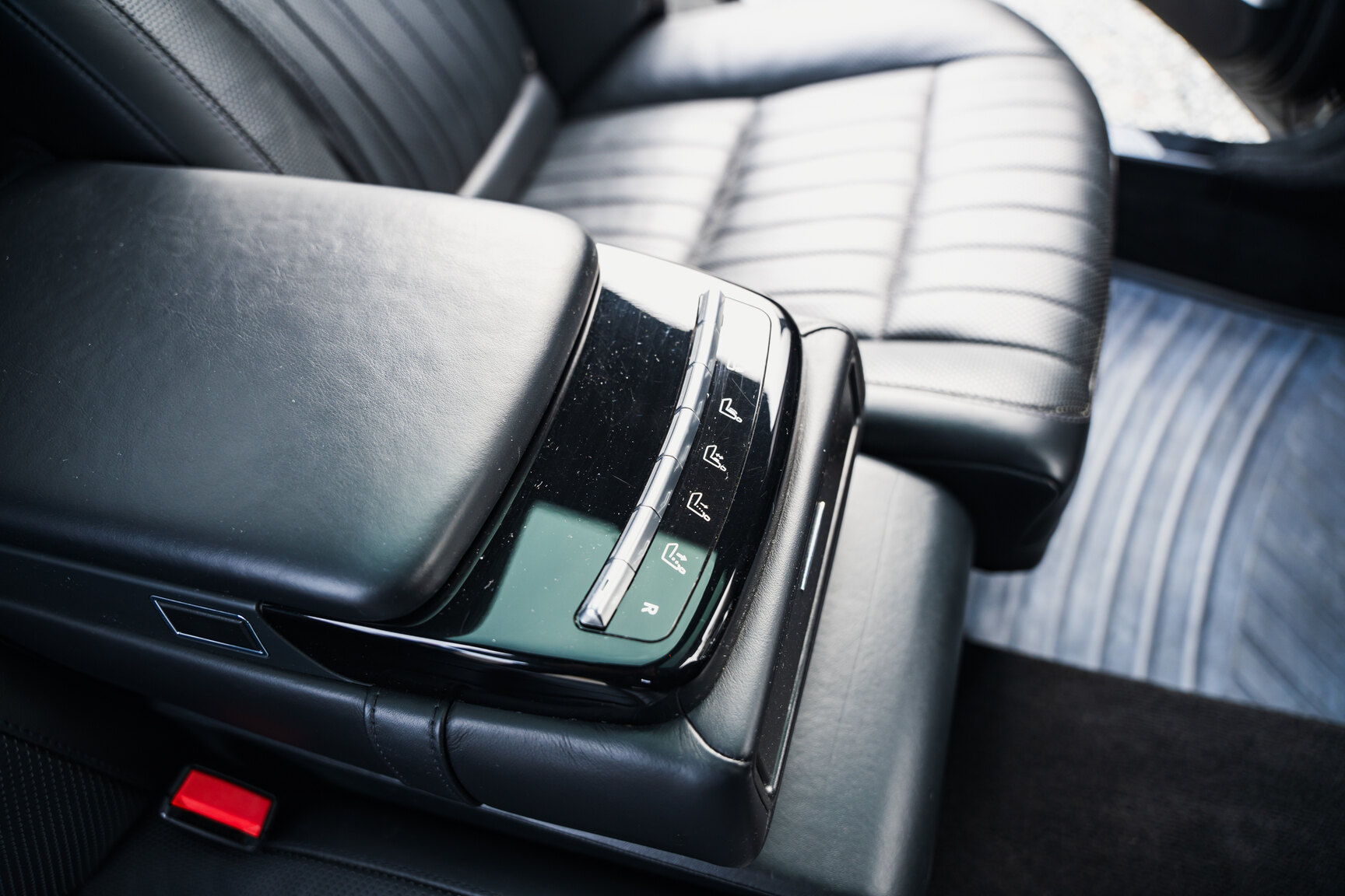 Interiörbild 2011 Mercedes-Benz S600 (84)