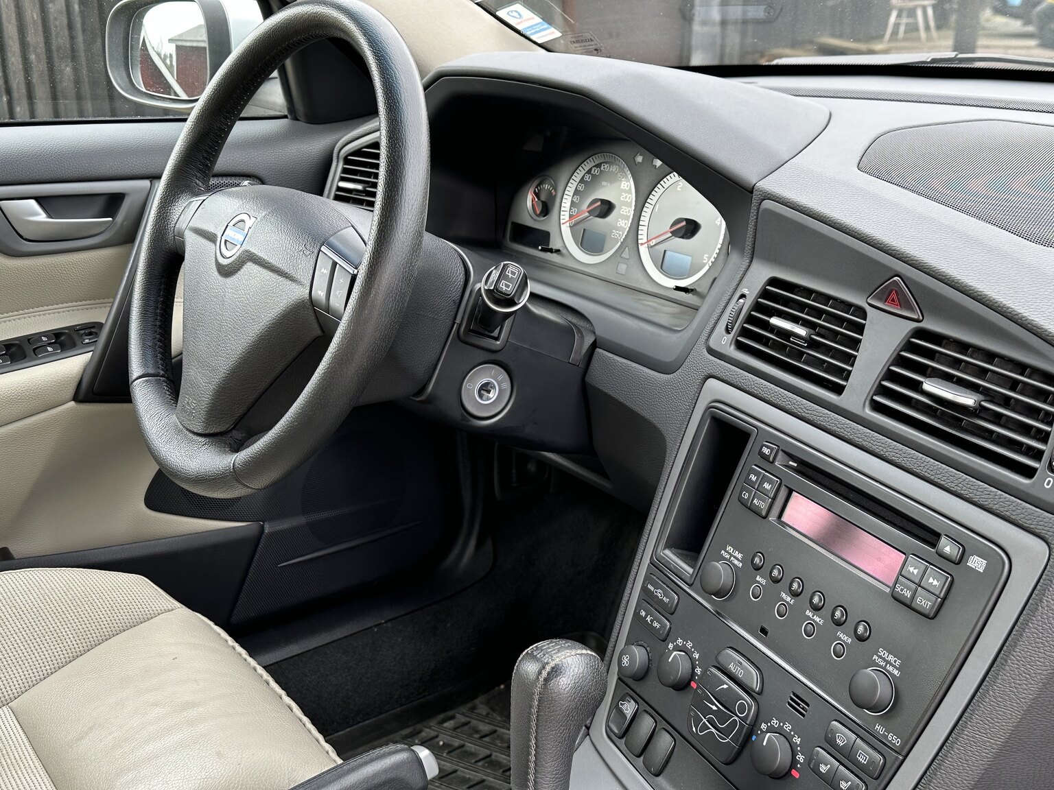 Interior image of 2008 Volvo V70 Classic