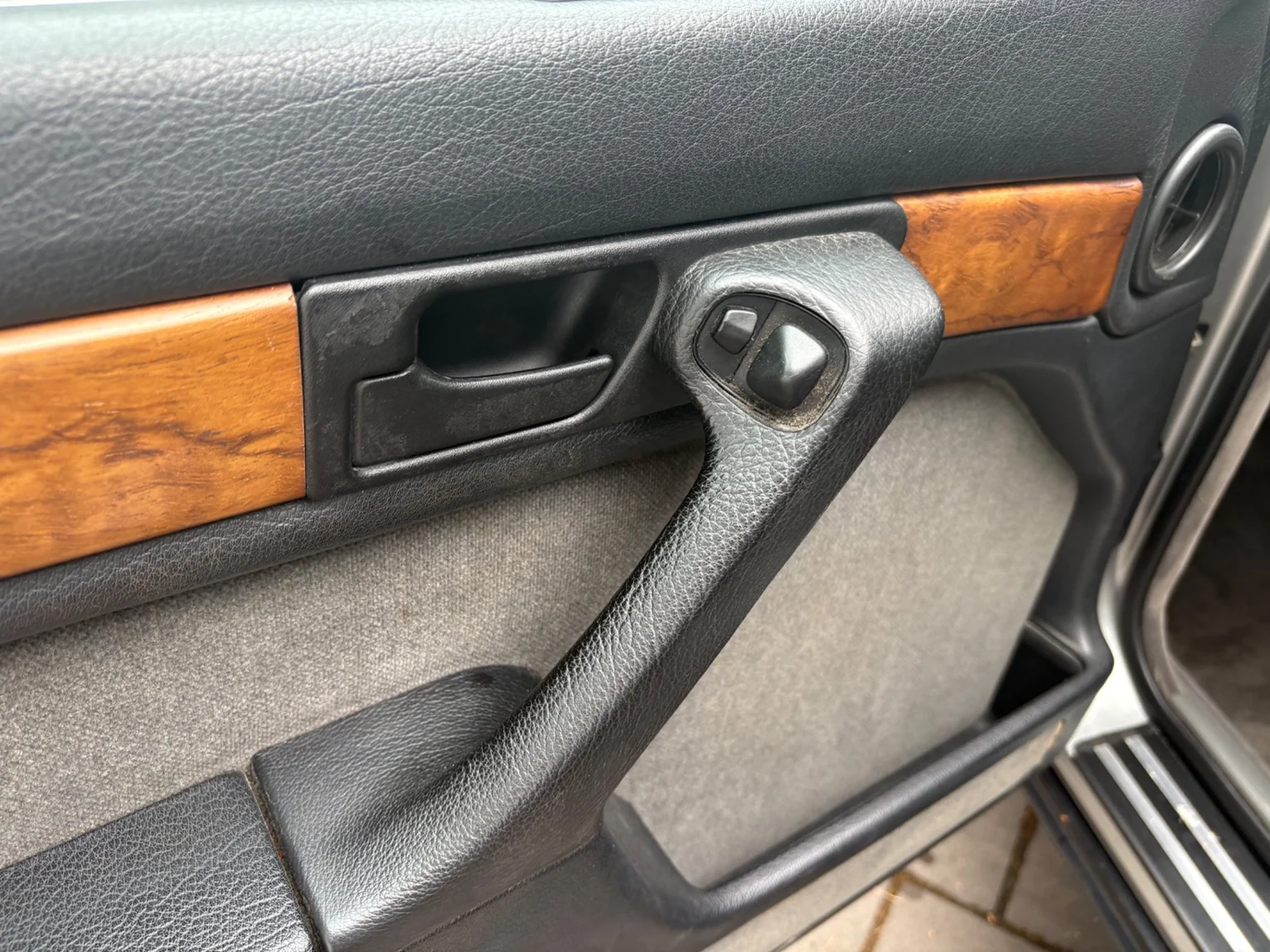 Interiörbild 1988 BMW 730iA (30)