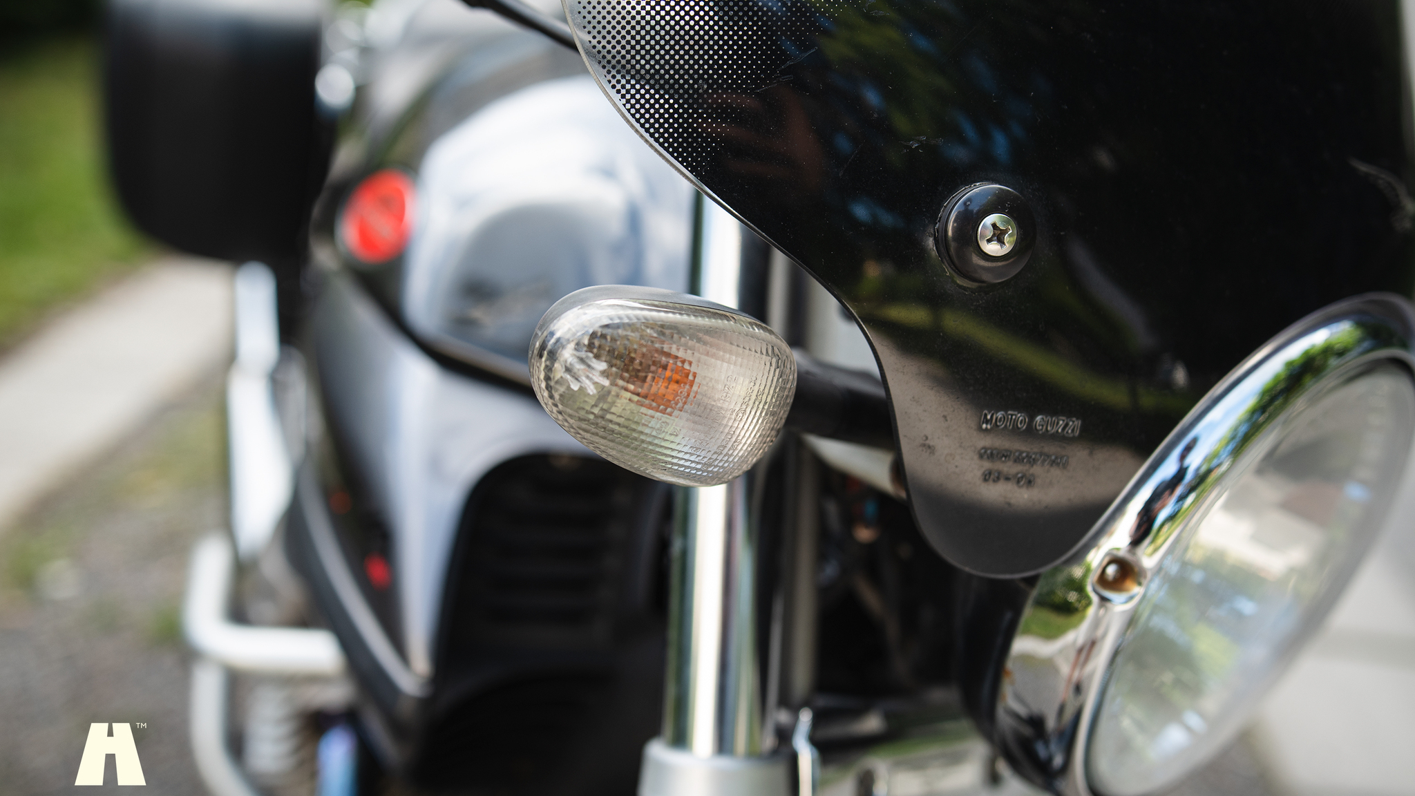 Exteriörbild på 2005 Moto Guzzi Breva 750i